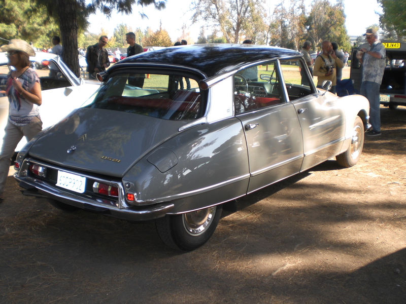 Illustration for article titled Cool French and Italian Cars in the Valley (Part Deux)